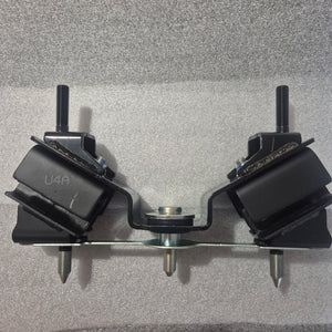 4jj3 Transmission / Gearbox mount